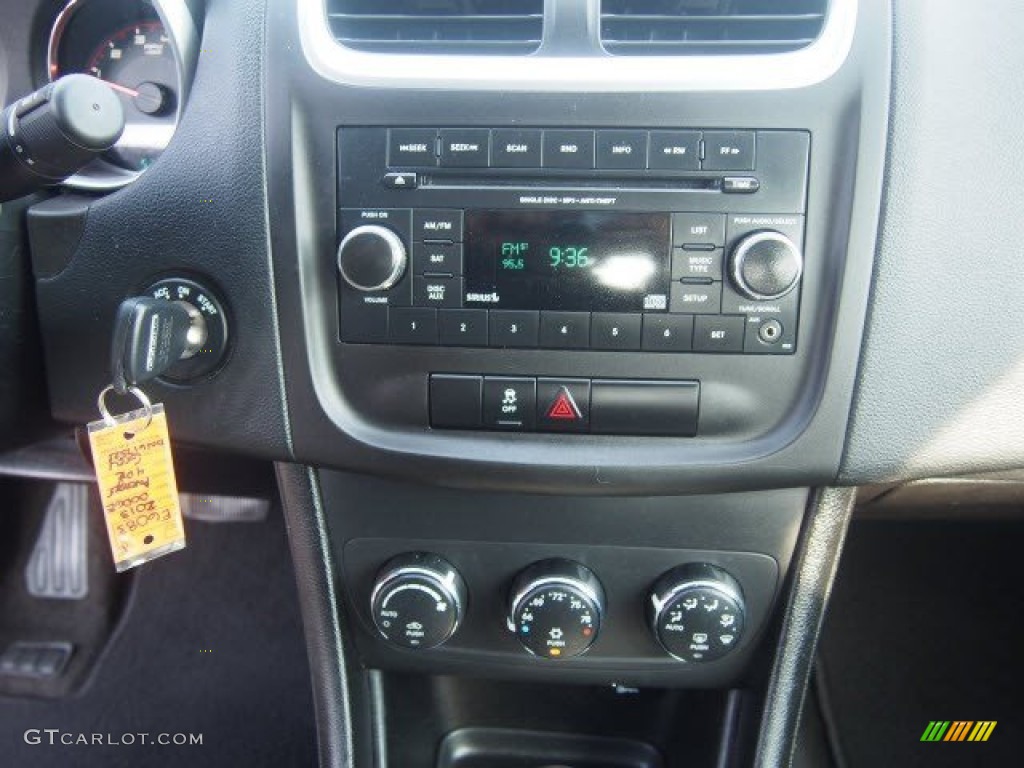 2013 Avenger SXT - Billet Silver Metallic / Black/Light Frost Beige photo #15