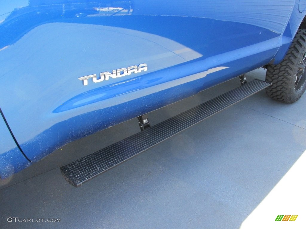 2016 Tundra SR5 CrewMax 4x4 - Blazing Blue Pearl / Black photo #13