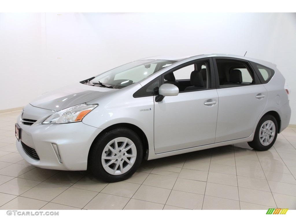 Classic Silver Metallic 2013 Toyota Prius v Three Hybrid Exterior Photo #108559381