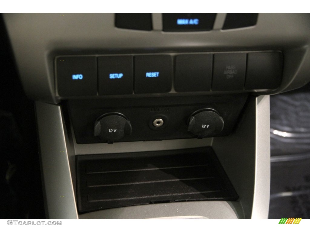 2008 Focus SE Sedan - Black / Charcoal Black photo #10