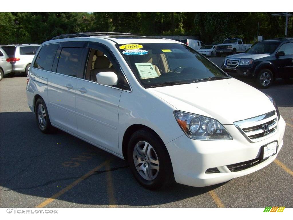 Taffeta White Honda Odyssey