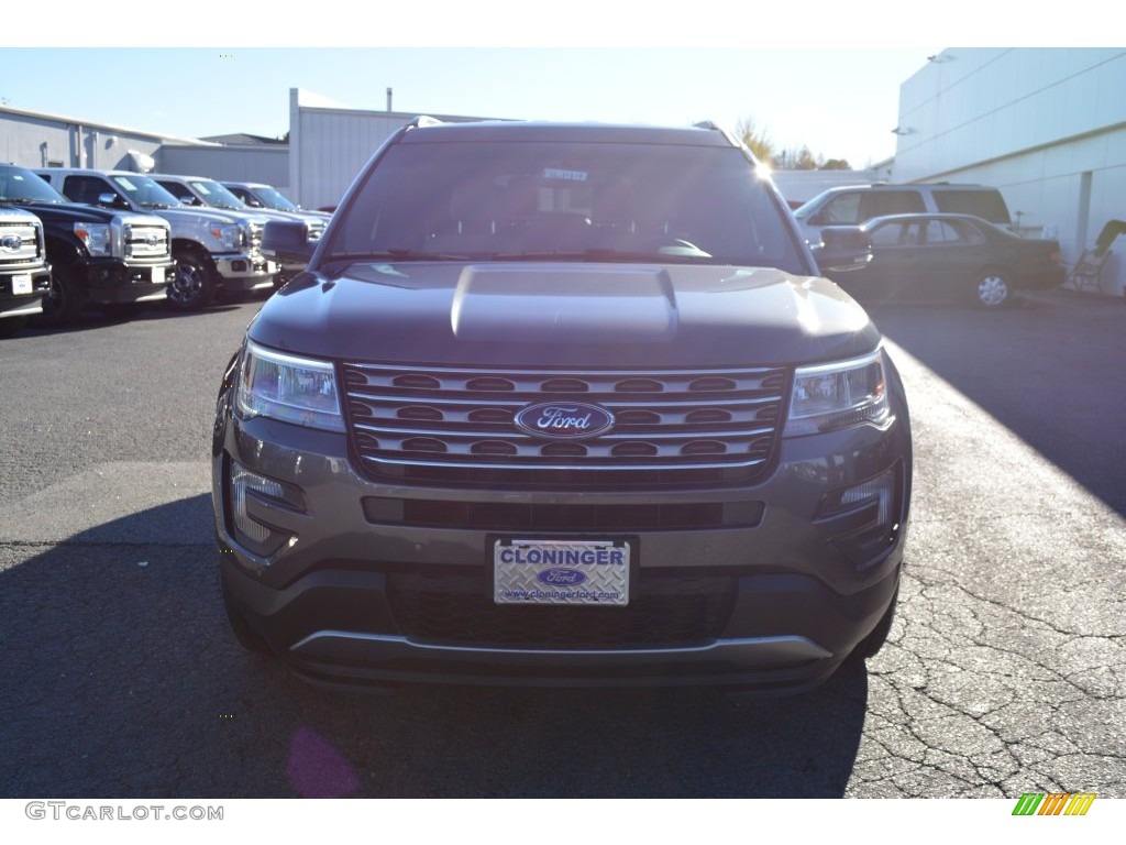 2016 Explorer XLT - Magnetic Metallic / Medium Light Camel photo #4