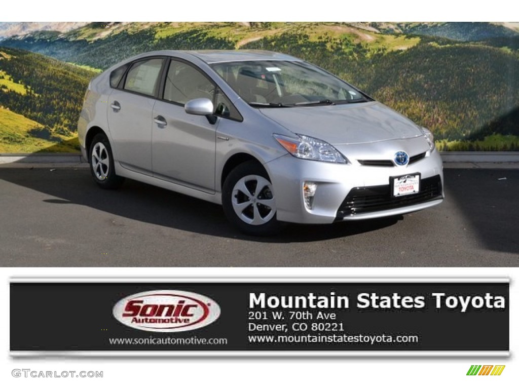 2015 Prius Two Hybrid - Classic Silver Metallic / Dark Gray photo #1