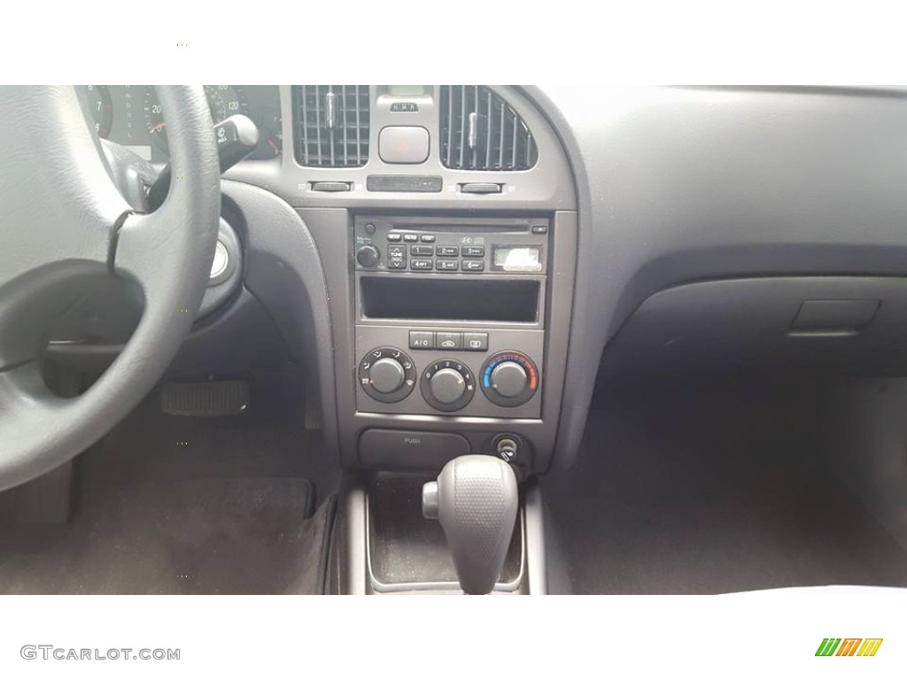 2005 Elantra GLS Sedan - Electric Red Metallic / Gray photo #11