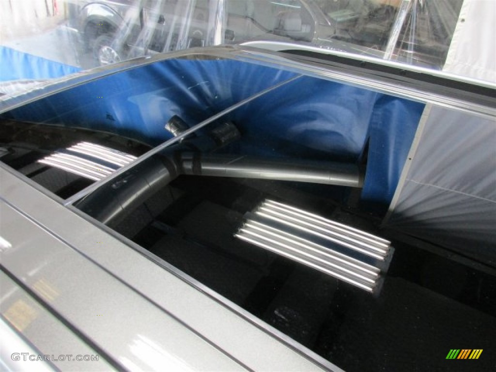 2016 Explorer Platinum 4WD - Magnetic Metallic / Platinum Medium Soft Ceramic Nirvana Leather photo #13