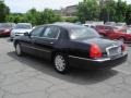 2009 Black Lincoln Town Car Signature Limited  photo #4