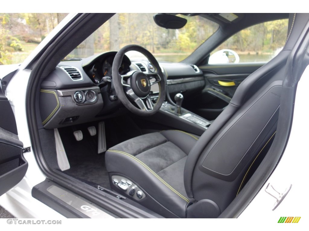 Black Interior 2016 Porsche Cayman GT4 Photo #108615551