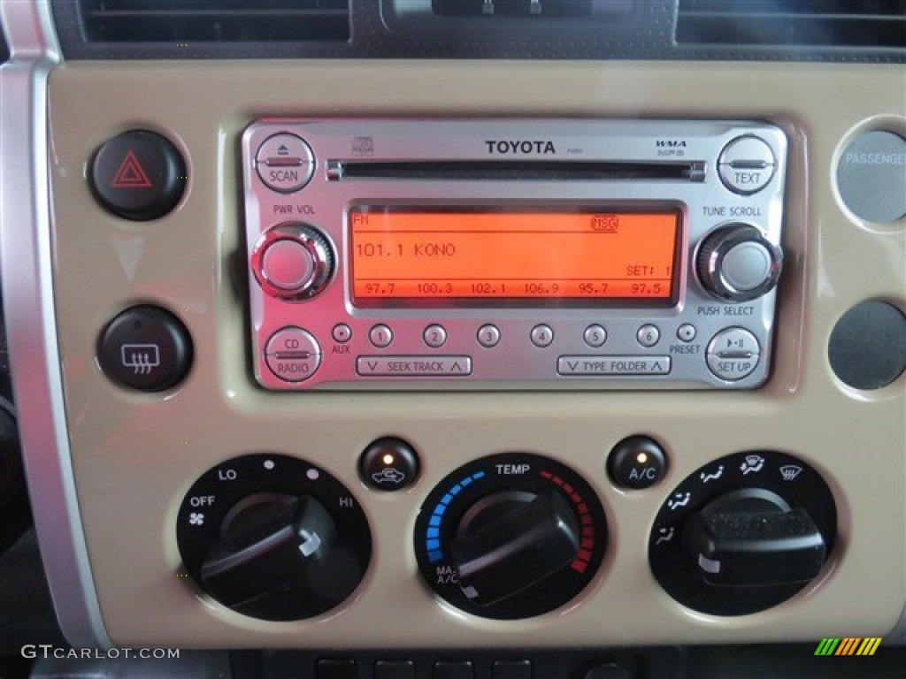 2014 Toyota FJ Cruiser Standard FJ Cruiser Model Controls Photo #108623891