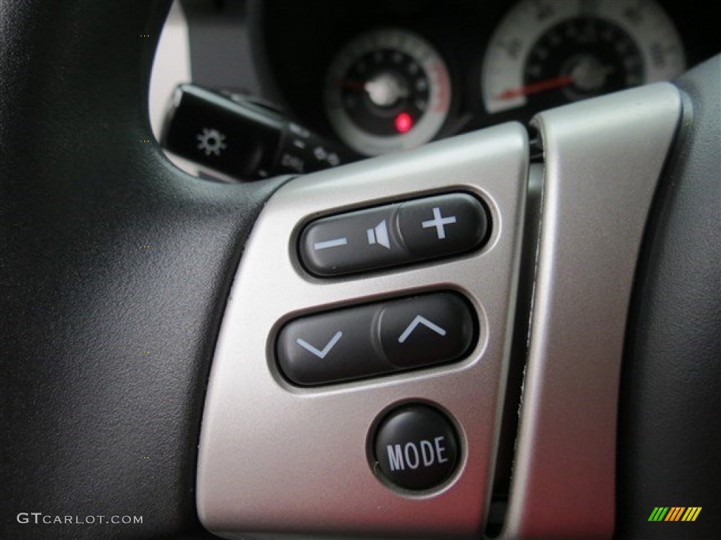 2014 Toyota FJ Cruiser Standard FJ Cruiser Model Controls Photos
