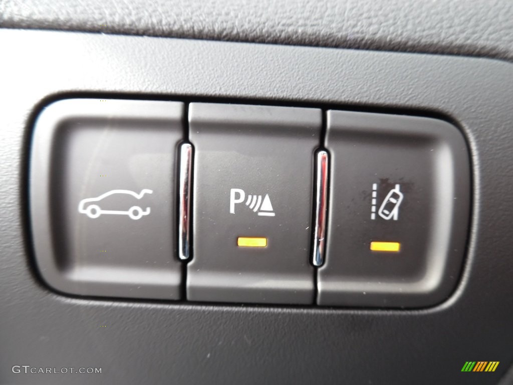2016 Chevrolet Impala LT Controls Photo #108634466