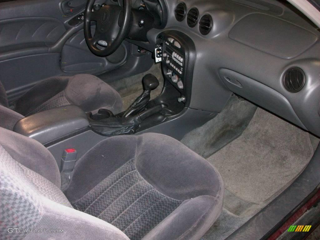 2001 Grand Am SE Sedan - Redfire Metallic / Dark Pewter photo #19