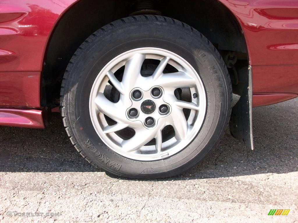 2001 Grand Am SE Sedan - Redfire Metallic / Dark Pewter photo #26