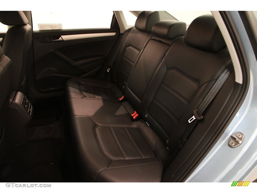 2013 Passat 2.5L SE - Glacier Blue Metallic / Titan Black photo #16