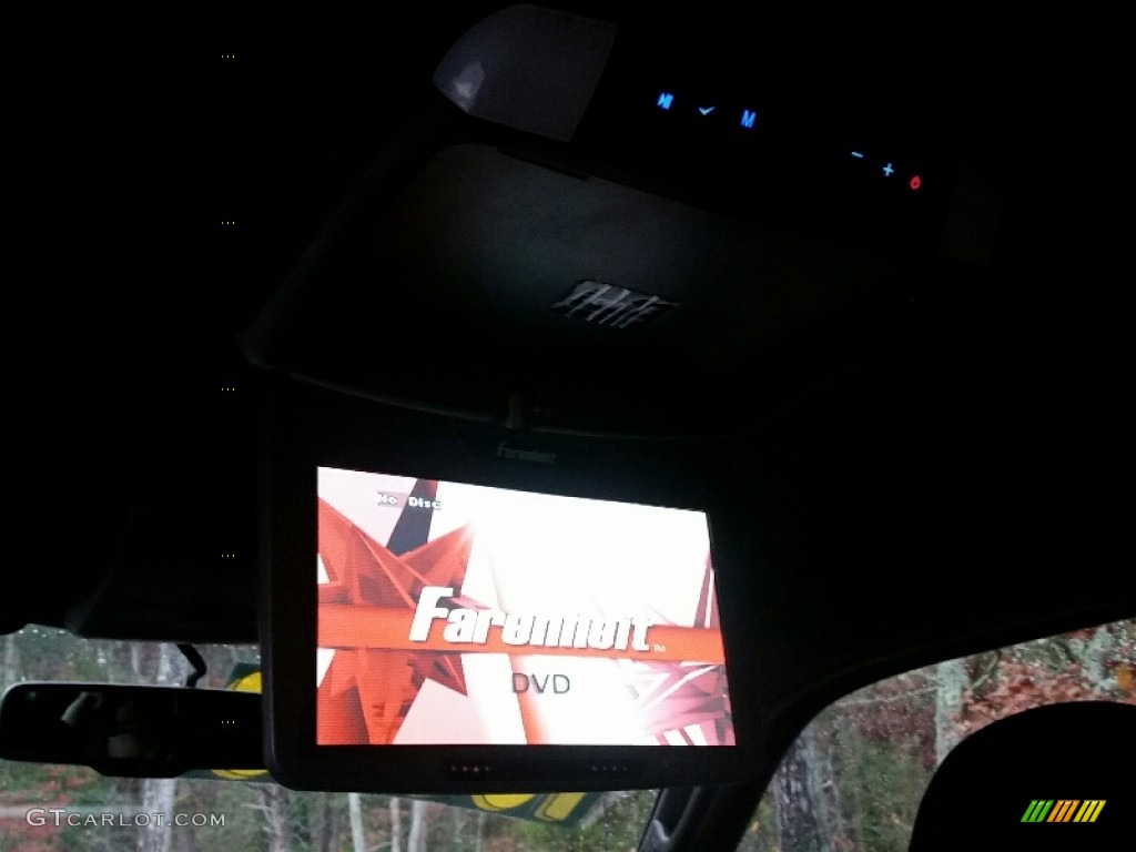 2010 Escape XLT V6 - Sterling Grey Metallic / Charcoal Black photo #23