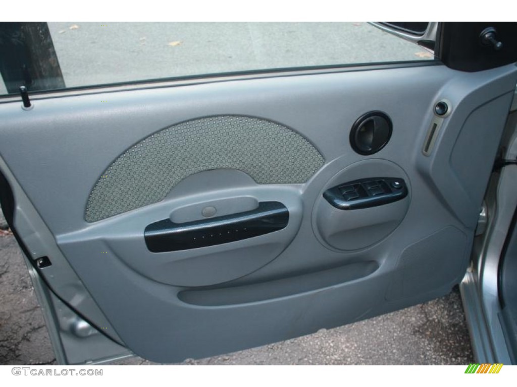 2005 Aveo LT Hatchback - Galaxy Silver Metallic / Gray photo #7