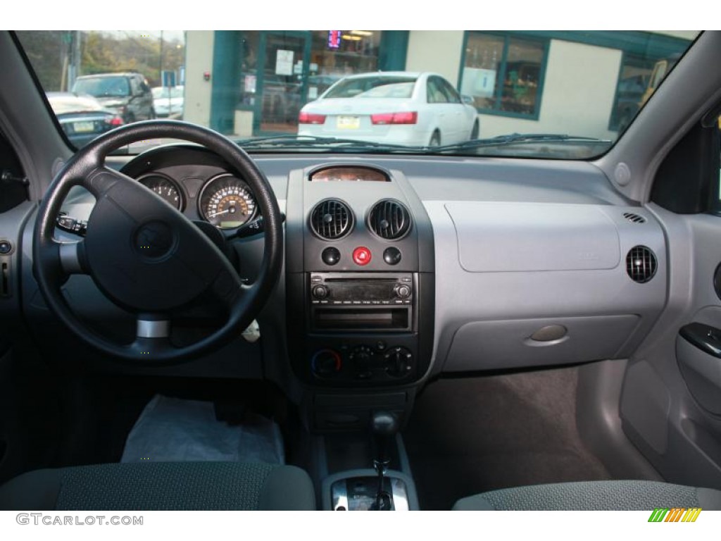 2005 Aveo LT Hatchback - Galaxy Silver Metallic / Gray photo #9
