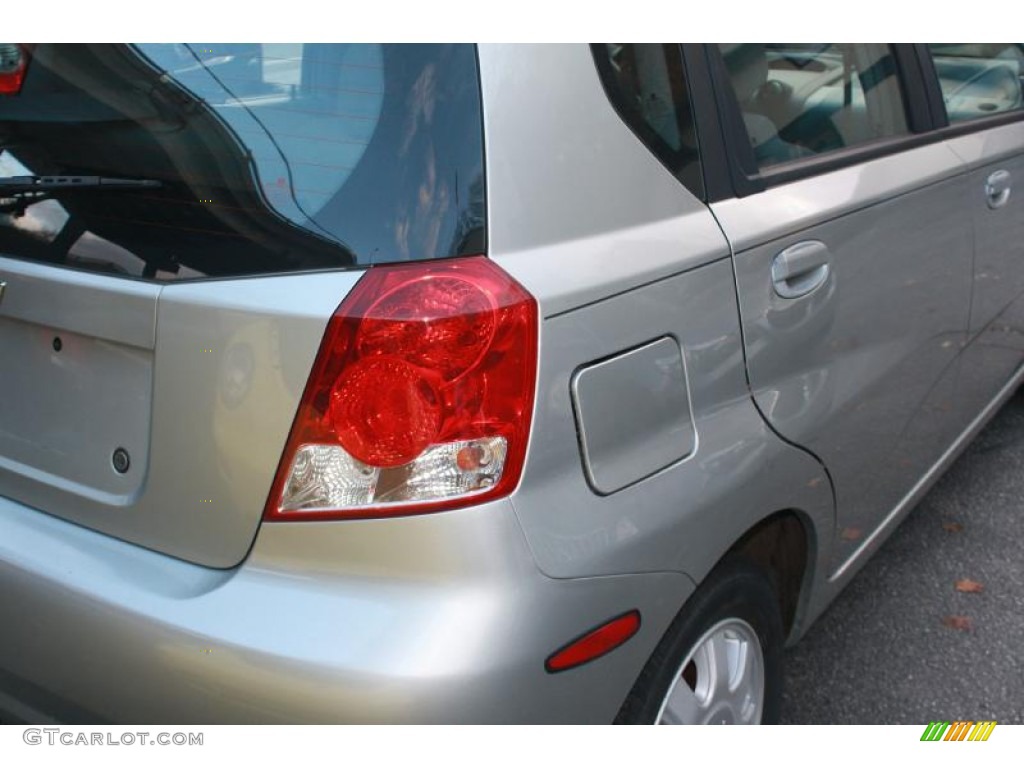 2005 Aveo LT Hatchback - Galaxy Silver Metallic / Gray photo #14