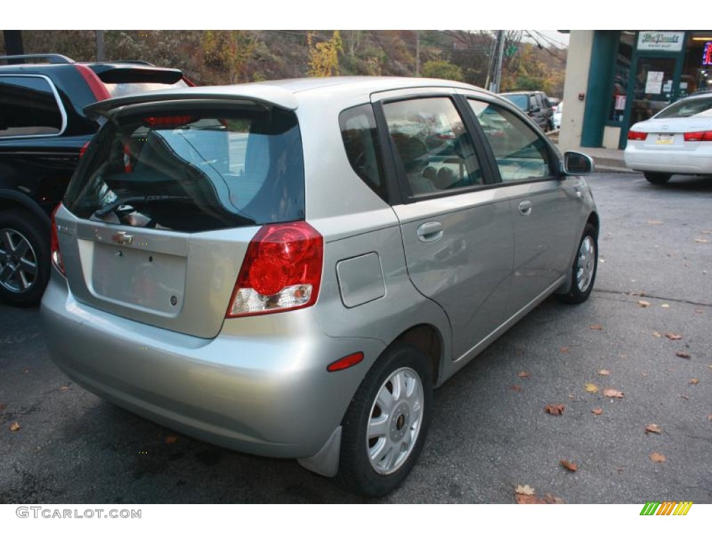 2005 Aveo LT Hatchback - Galaxy Silver Metallic / Gray photo #15