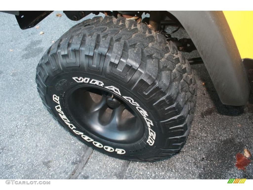 2001 Wrangler Sport 4x4 - Solar Yellow / Agate Black photo #17