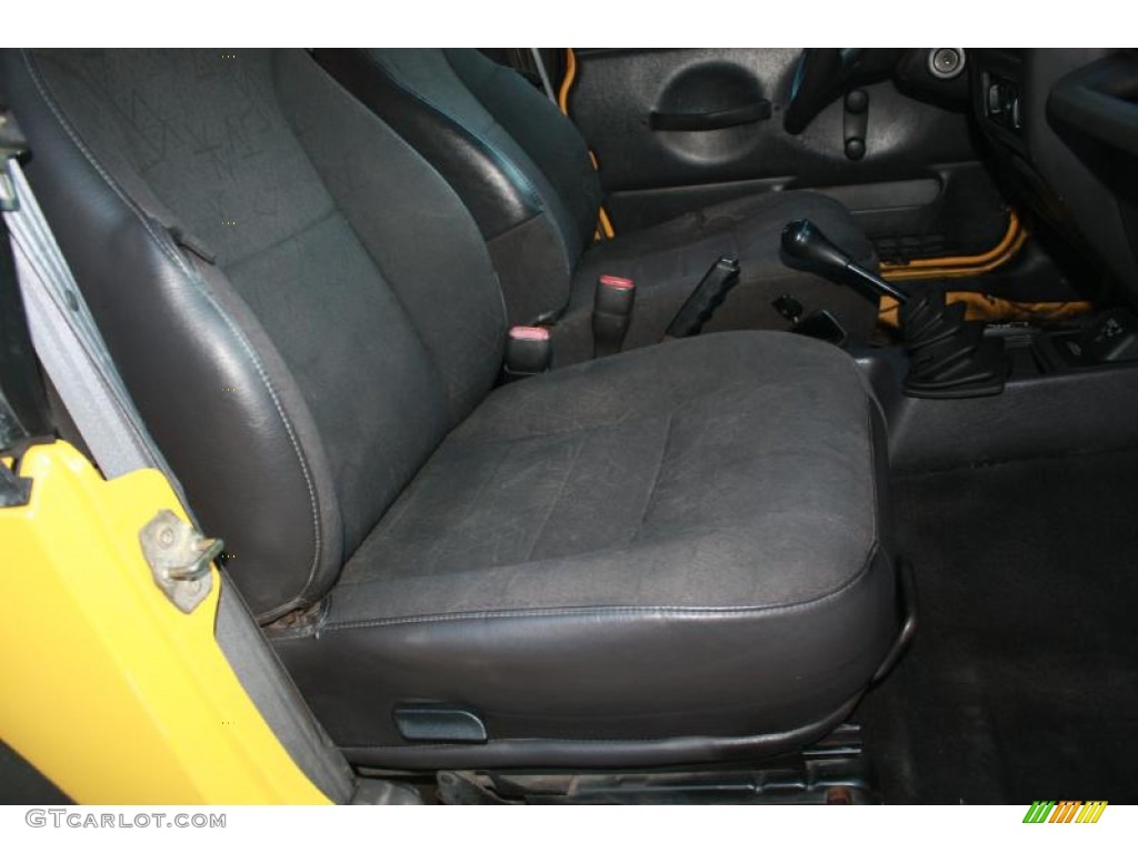 2001 Wrangler Sport 4x4 - Solar Yellow / Agate Black photo #25