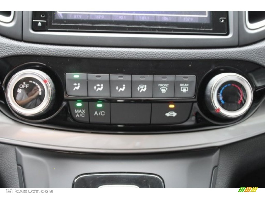 2016 Honda CR-V EX Controls Photo #108660052