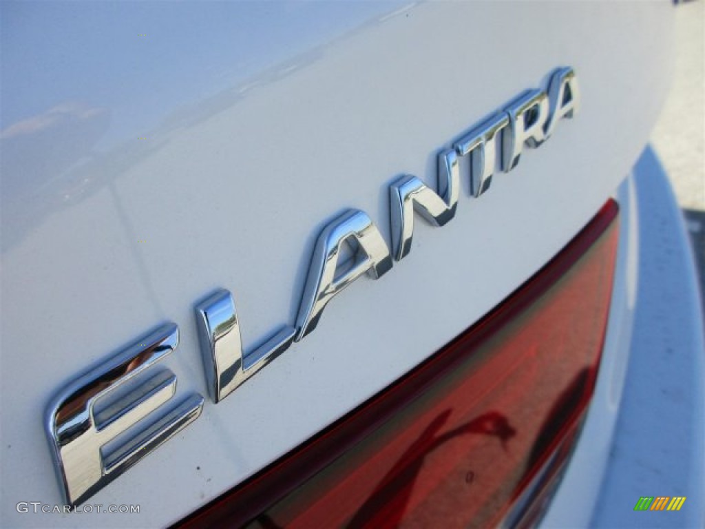 2016 Elantra SE - White / Gray photo #5