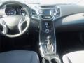 White - Elantra SE Photo No. 21