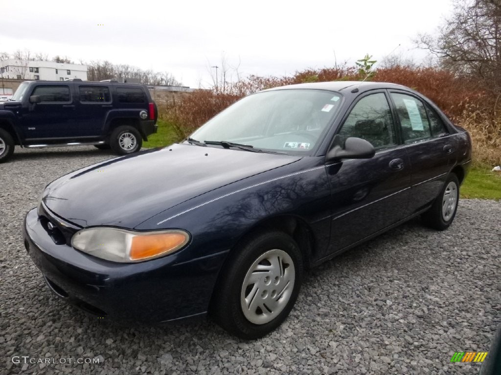 2001 Escort SE Sedan - Twilight Blue Metallic / Medium Graphite photo #1