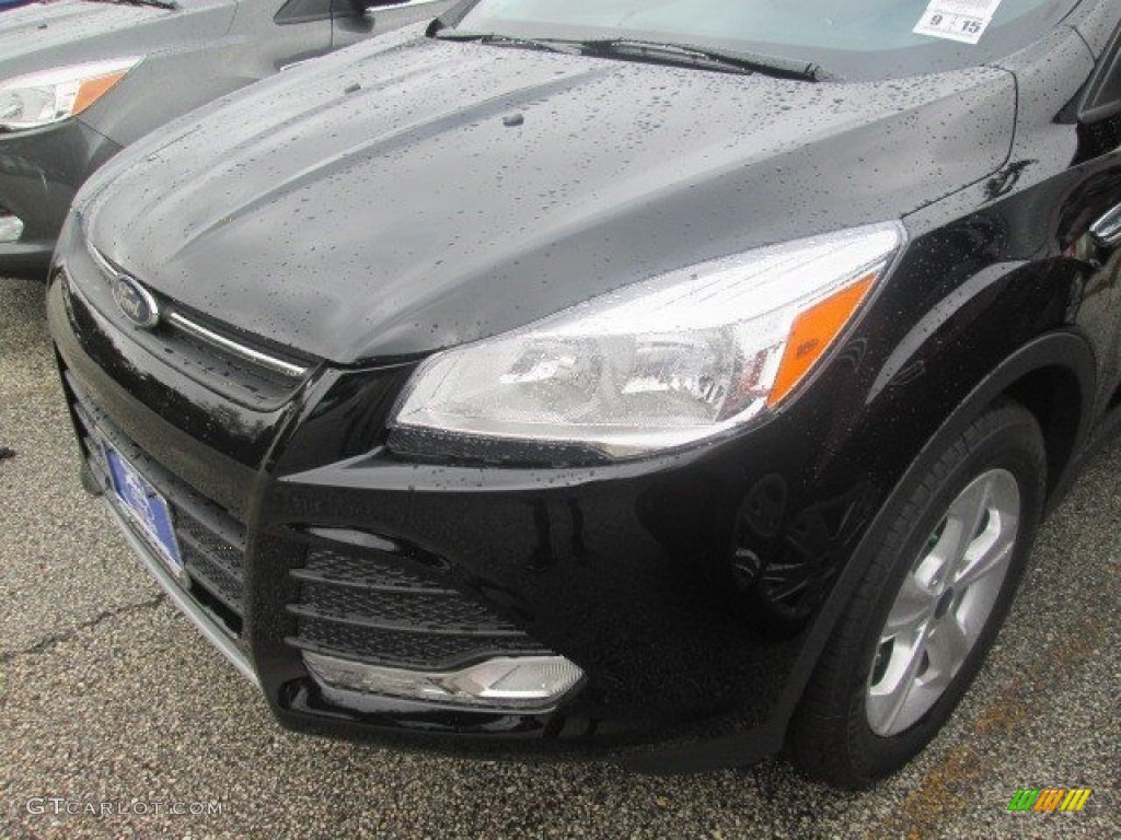 2016 Escape SE - Shadow Black / Charcoal Black photo #30