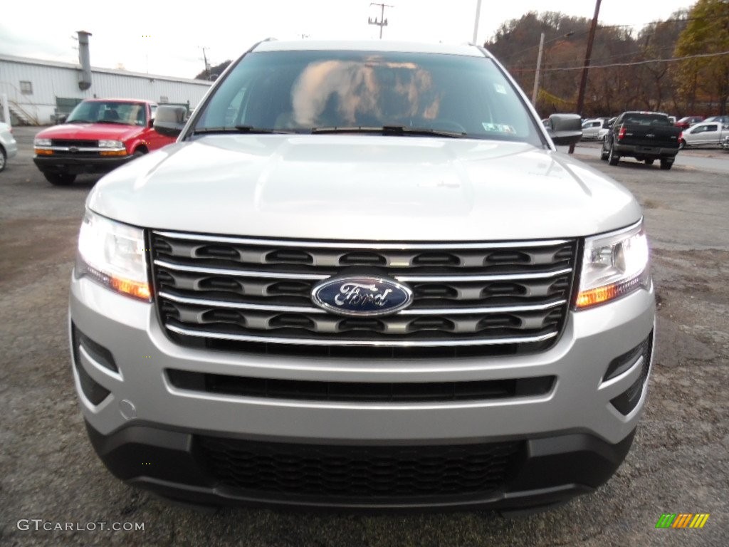 2016 Explorer 4WD - Ingot Silver Metallic / Medium Light Camel photo #8
