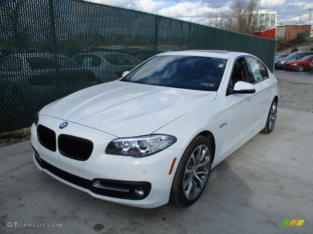 2016 5 Series 528i xDrive Sedan - Alpine White / Black photo #9