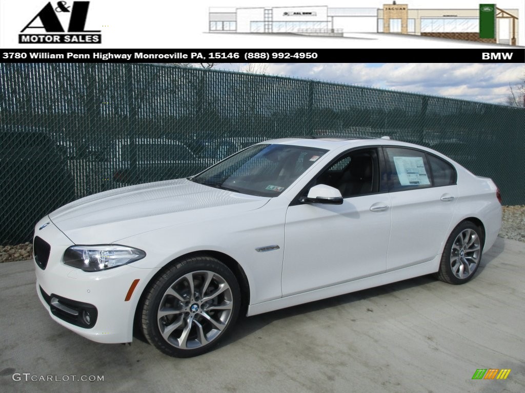 2016 5 Series 528i xDrive Sedan - Alpine White / Black photo #1