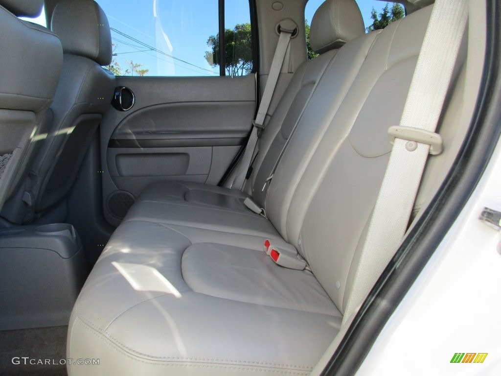 2011 HHR LT - Arctic Ice White / Gray photo #22