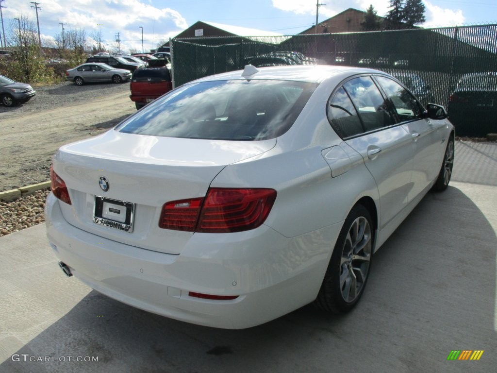 2016 5 Series 528i xDrive Sedan - Alpine White / Black photo #7