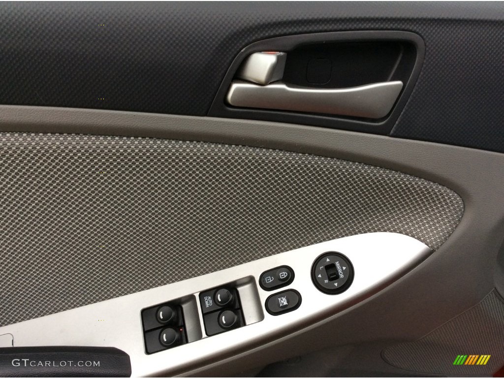 2013 Accent GLS 4 Door - Boston Red / Gray photo #8