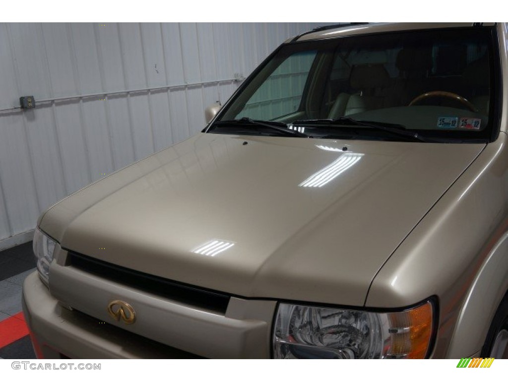 2001 QX4 4x4 - Tuscan Beige Metallic / Stone Beige photo #61