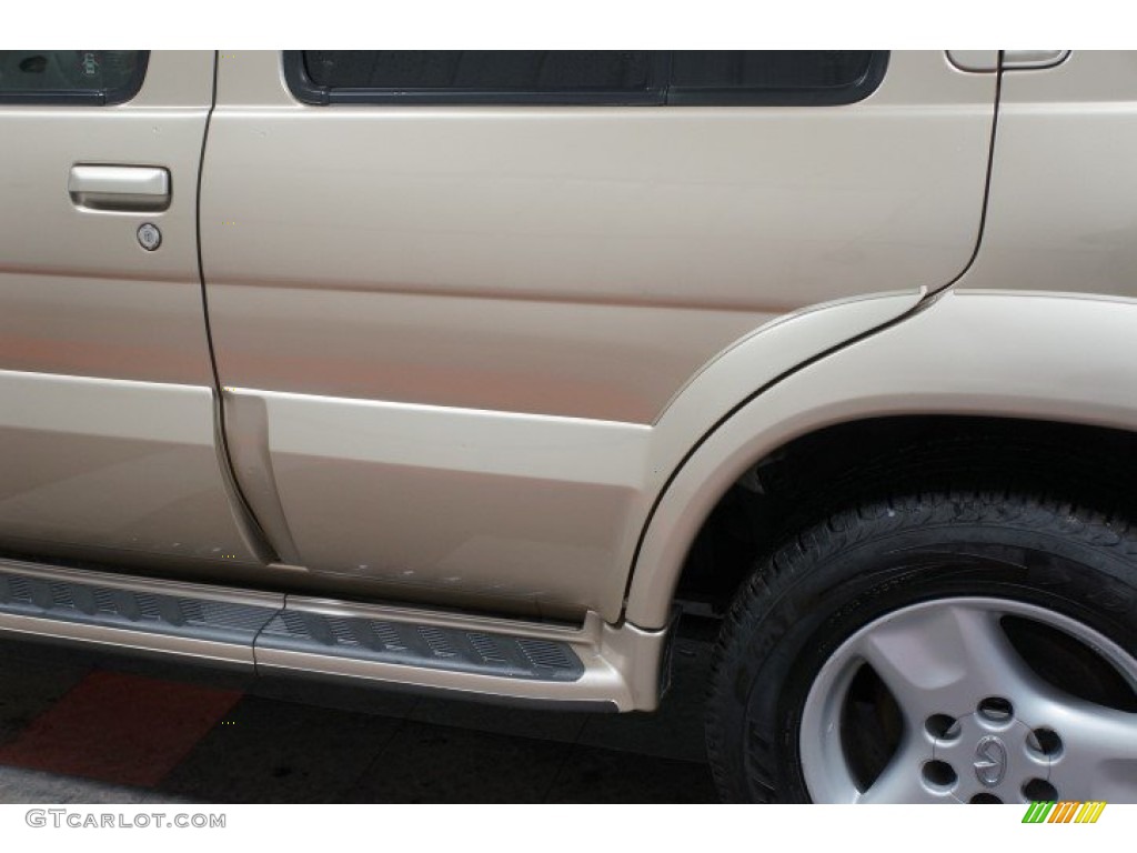 2001 QX4 4x4 - Tuscan Beige Metallic / Stone Beige photo #82