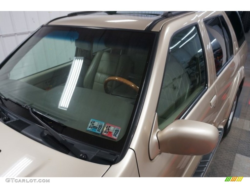 2001 QX4 4x4 - Tuscan Beige Metallic / Stone Beige photo #92