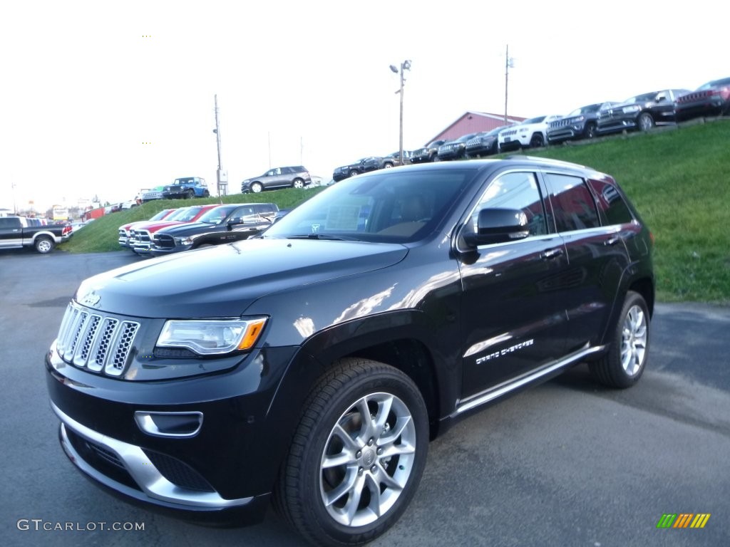 Brilliant Black Crystal Pearl Jeep Grand Cherokee