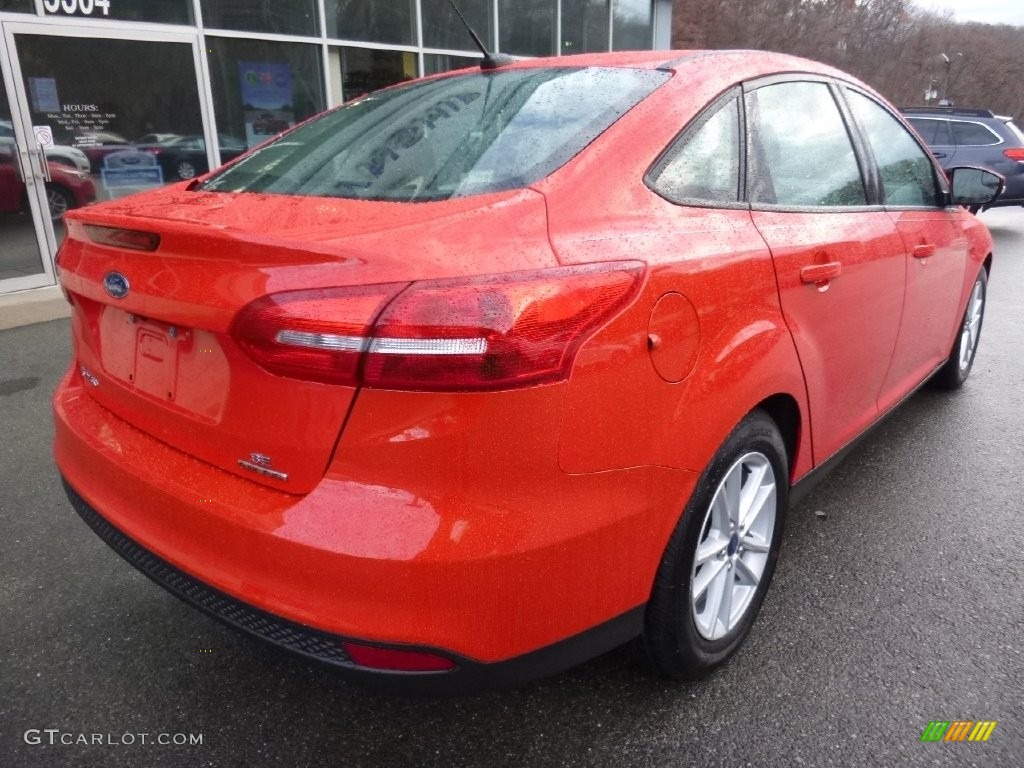 2015 Focus SE Sedan - Race Red / Charcoal Black photo #5