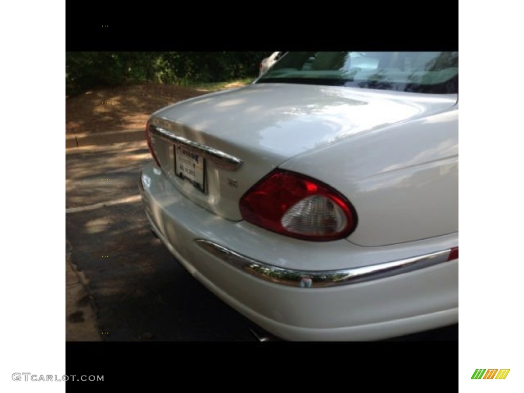 2004 X-Type 2.5 - White Onyx / Champagne photo #2