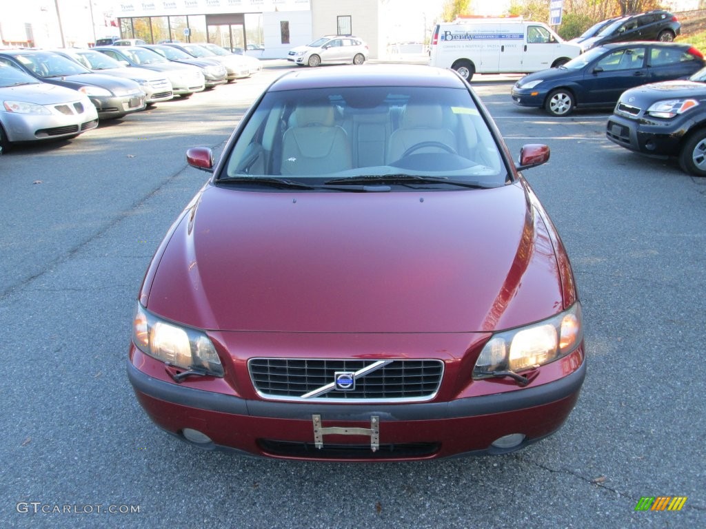 2004 S60 2.5T - Ruby Red Metallic / Taupe/Light Taupe photo #3