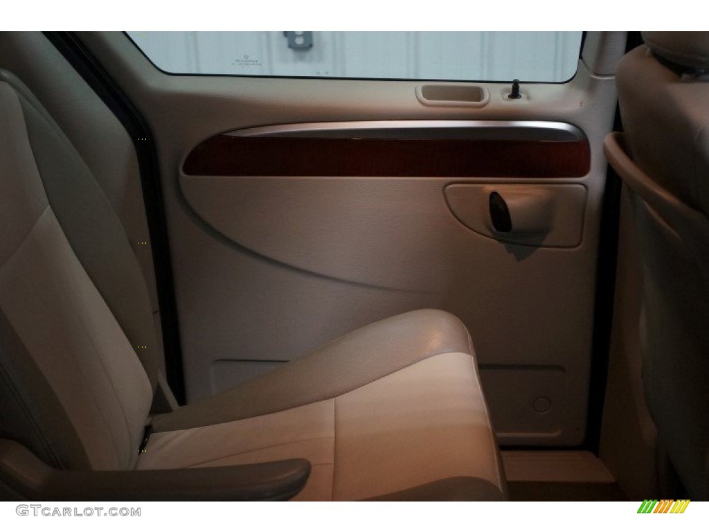 2007 Town & Country Touring - Marine Blue Pearl / Dark Khaki/Light Graystone photo #15