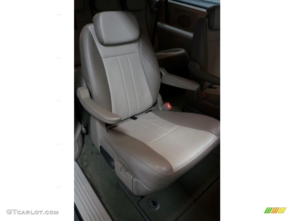 2007 Town & Country Touring - Marine Blue Pearl / Dark Khaki/Light Graystone photo #19