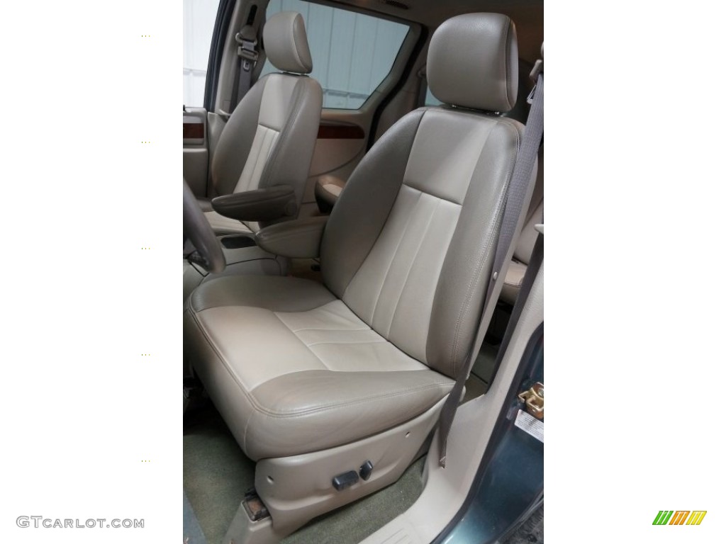 2007 Town & Country Touring - Marine Blue Pearl / Dark Khaki/Light Graystone photo #25