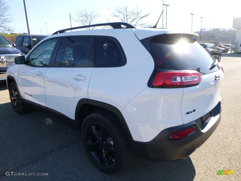 2016 Cherokee Latitude 4x4 - Bright White / Black photo #4