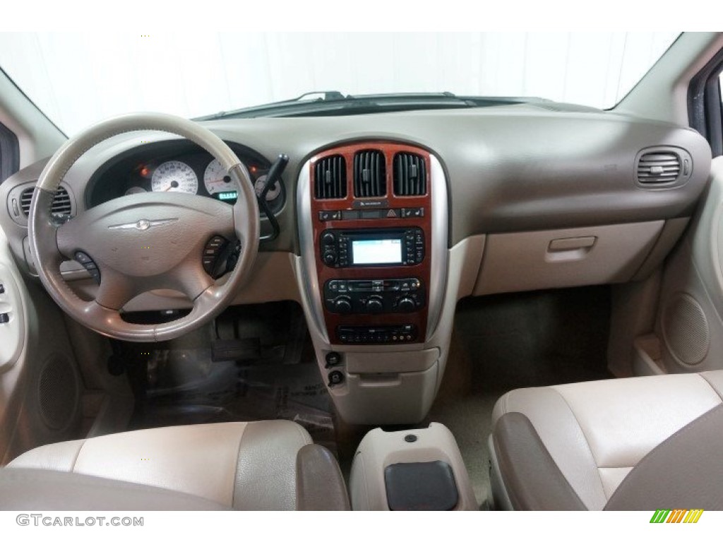 2007 Town & Country Touring - Marine Blue Pearl / Dark Khaki/Light Graystone photo #28