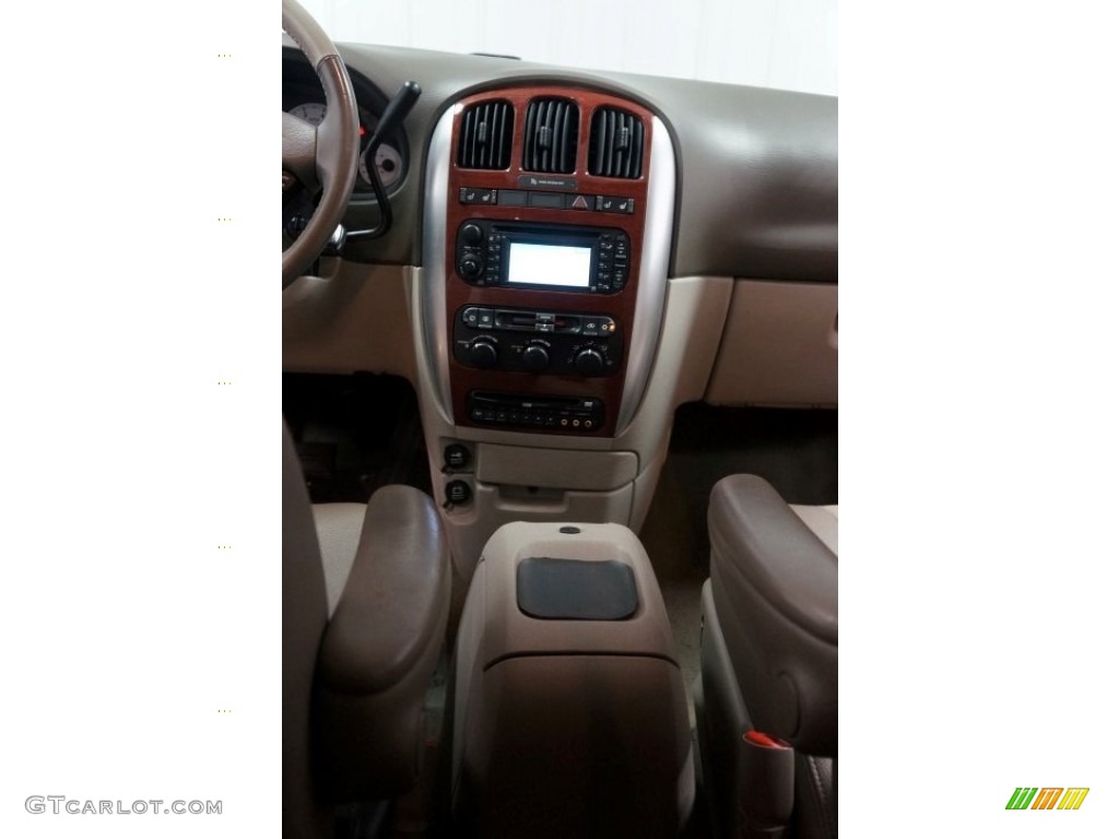2007 Town & Country Touring - Marine Blue Pearl / Dark Khaki/Light Graystone photo #29