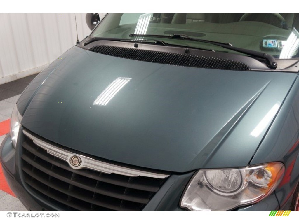 2007 Town & Country Touring - Marine Blue Pearl / Dark Khaki/Light Graystone photo #61