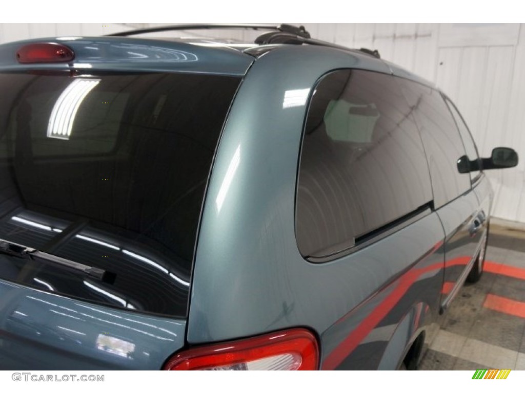 2007 Town & Country Touring - Marine Blue Pearl / Dark Khaki/Light Graystone photo #110